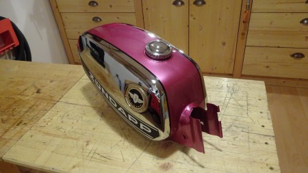 Fertig beklebt und ein neuer Deckel drauf.